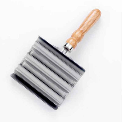 Lincoln Metal Curry Comb - Large Lincoln
