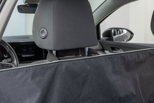 Trixie Water-Repellent Car Blanket for the Back Seat with Reflective Cord, 1.45 x 1.6m, Black